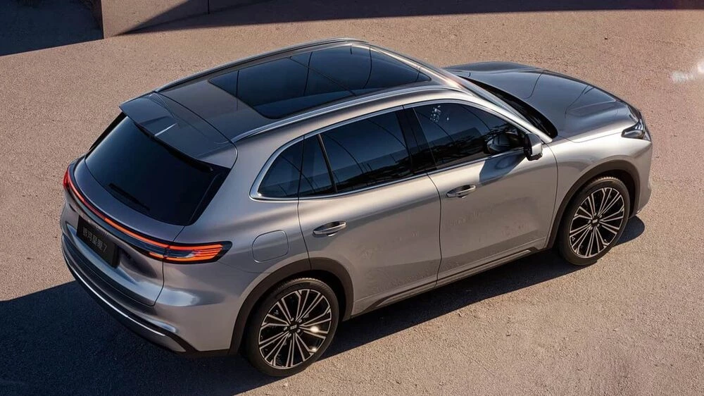 Geely EX5 EM-i сбоку сзади