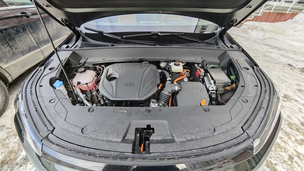 Geely EX5 EM-i тест Мишина мотор двигатель капот открыт