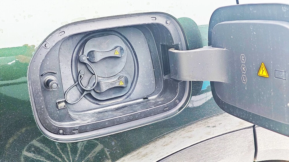 Geely EX5 EM-i тест Мишина люк для зарядки