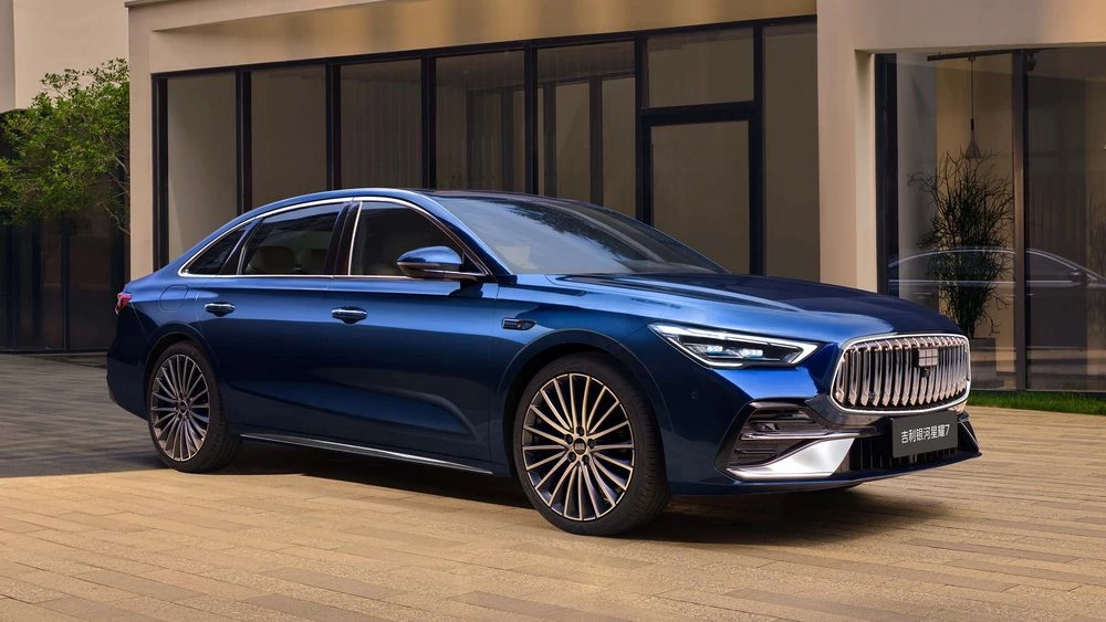Седан Geely Galaxy Starshine 7 сбоку спереди