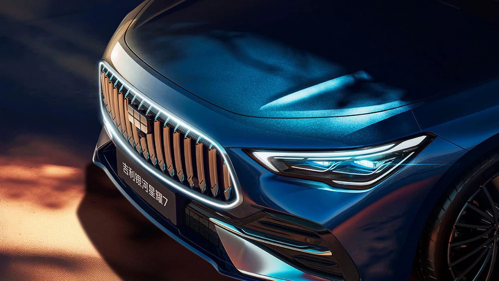 Седан Geely Galaxy Starshine 7 спереди решетка фары