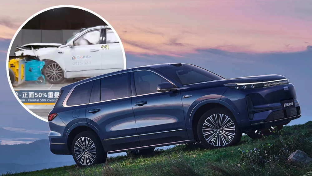 Кроссовер Geely признали самым безопасным автомобилем Китая сбоку спереди гибрид краш-тест C-NCAP