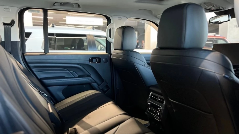 Обновленный внедорожник Haval H9 2026 года салон интерьер у дилера в автосалоне автоэкспресс вологда