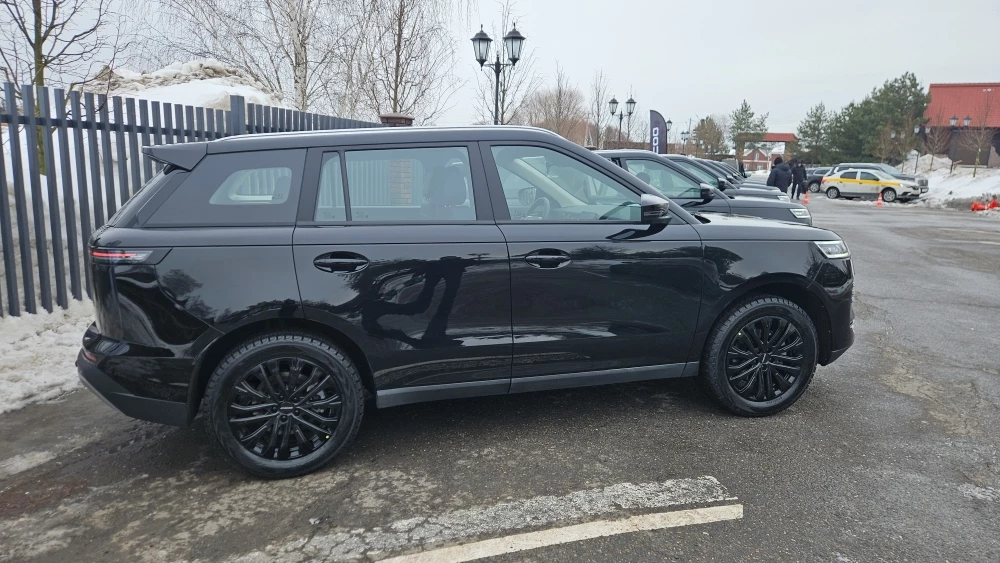 Jaecoo J6 сбоку габариты