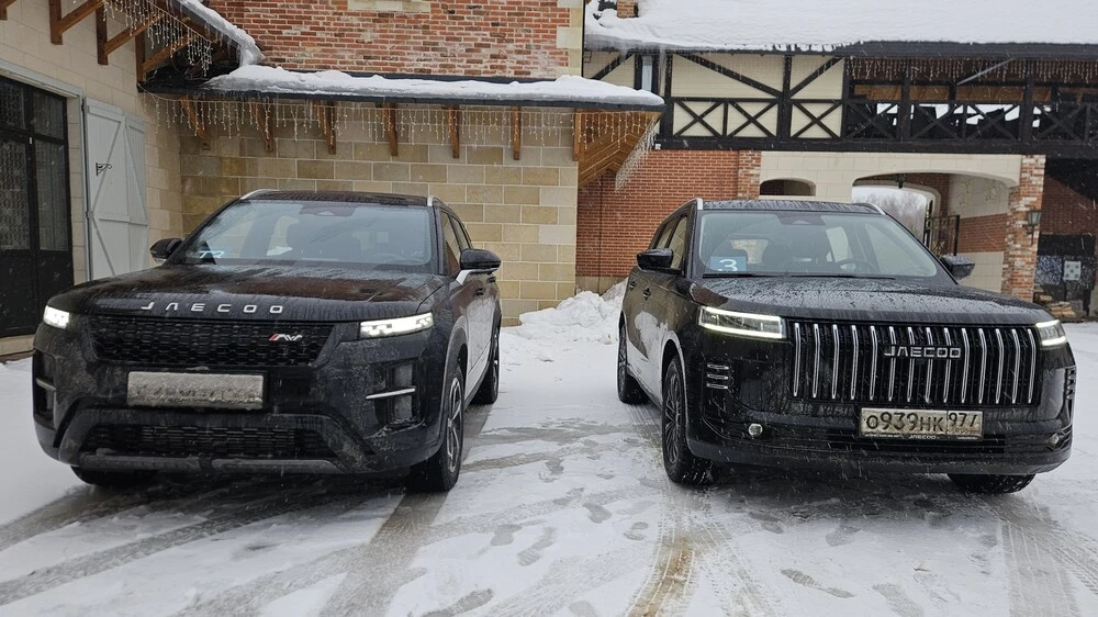 Jaecoo J6 J7 спереди рядом сравнение