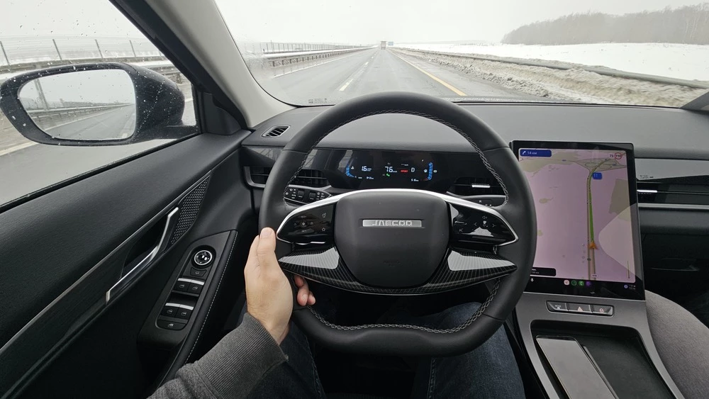 Jaecoo J6 салон интерьер водитель за рулем