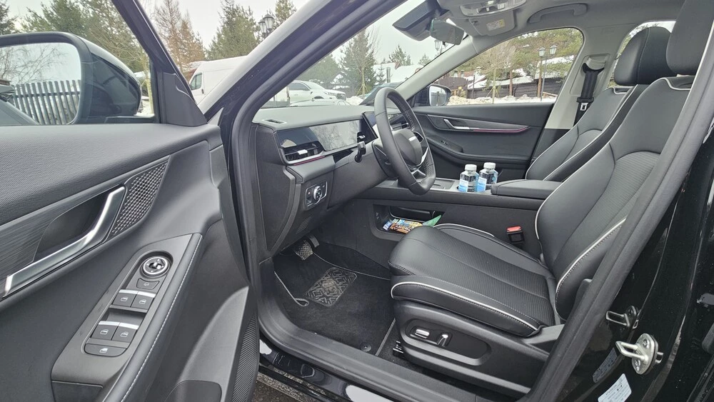 Jaecoo J6 салон интерьер первый ряд сиденья