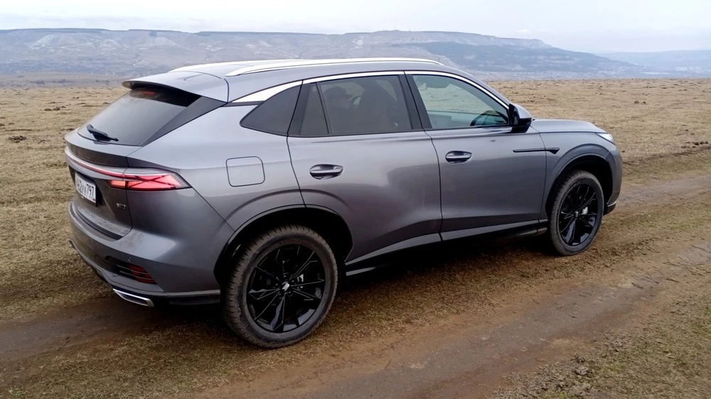 Первый тест-драйв кроссовера «Москвич М70»