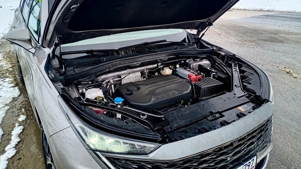 Москвич М90 тест двигатель мотор капот открыт