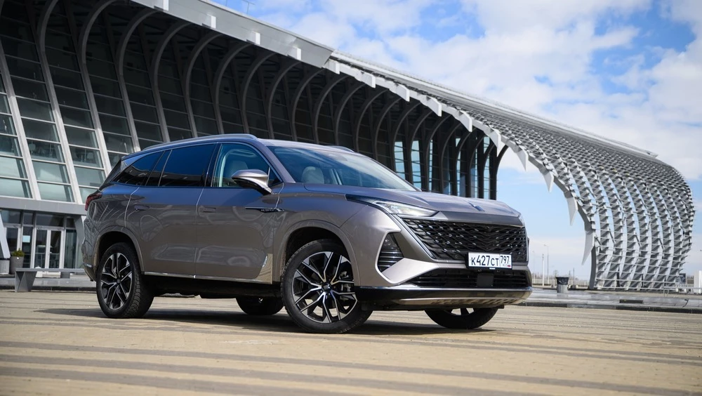 Москвич М90 тест сбоку спереди в динамике