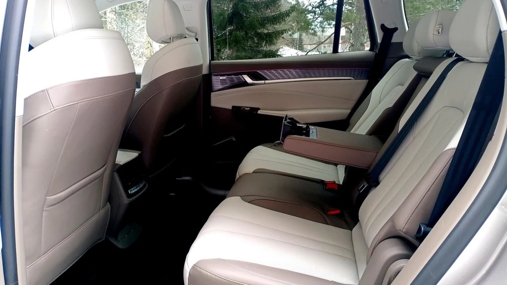 Москвич М90 тест салон интерьер второй ряд сиденья