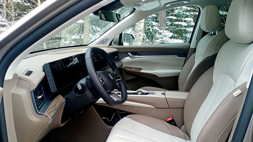 Москвич М90 тест салон интерьер первый ряд сиденья