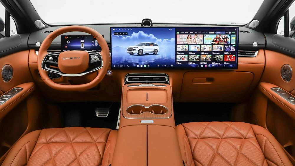 Обновленный кроссовер Chery Tiggo 9 салон интерьер фото