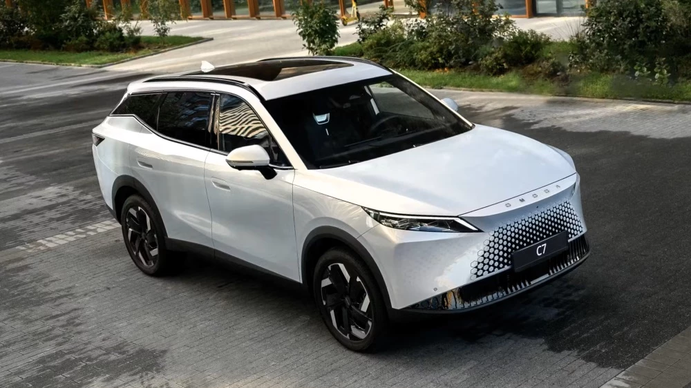 omoda c7 сбоку спереди