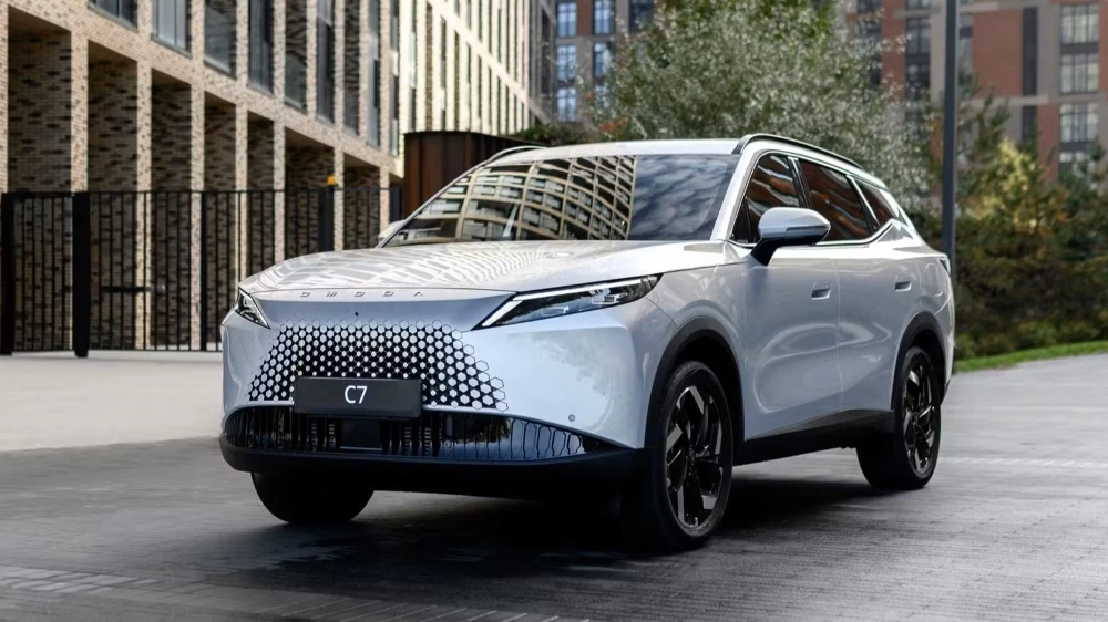 omoda c7 сбоку спереди