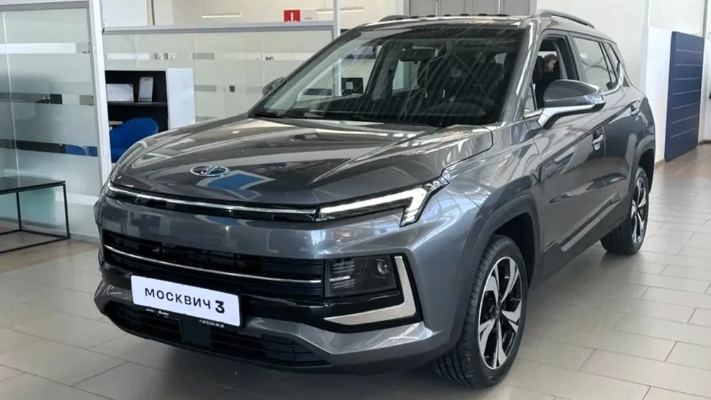обновленный кроссовер москвич 3 появился у дилеров спереди сбоку