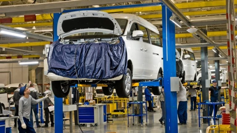 SKM M7 на конвейере АвтоВАЗа минивэн