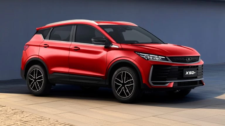 Старт продаж нового кроссовера Belgee X50+ объявили в России сбоку спереди красный