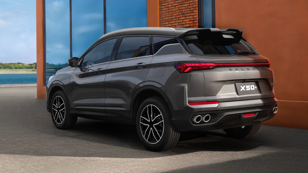 Старт продаж нового кроссовера Belgee X50+ объявили в России сбоку сзади серый