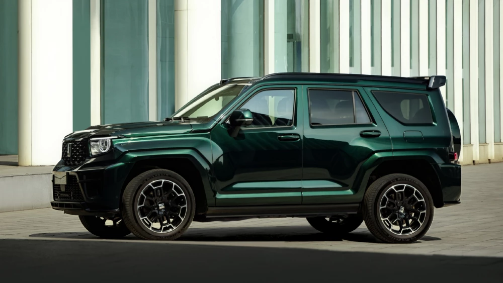 Обновленный Tank 700 стало возможно заказать в Китае сбоку спереди зеленый