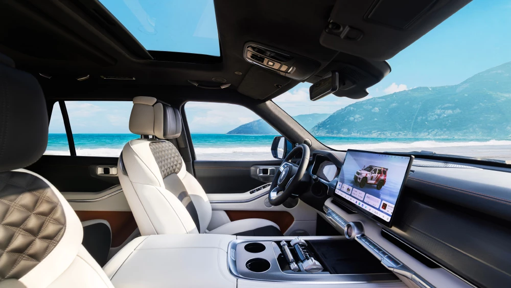 Обновленный Tank 700 стало возможно заказать в Китае салон белый