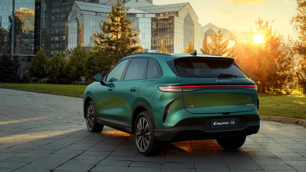 кроссовер chery lepas l8 сбоку сзади Казахстан