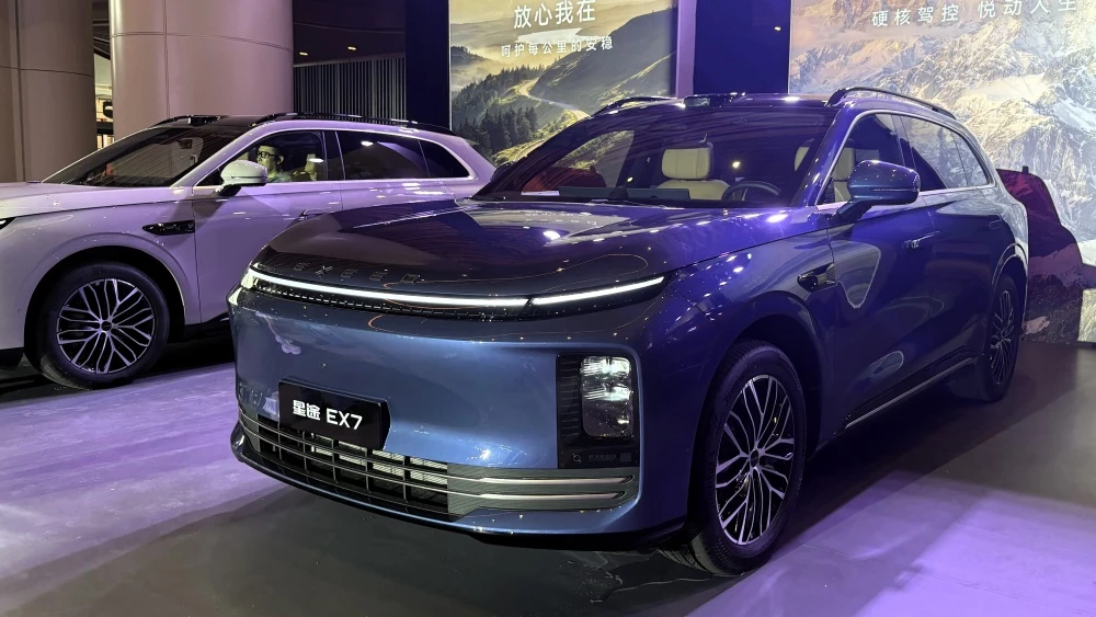 кроссовер exeed ex7 сбоку спереди 2026 старт продаж