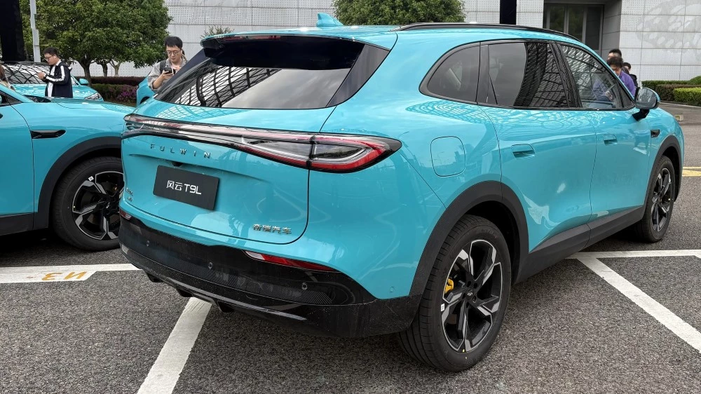 гибридный кроссовер chery fulwin t9l сбоку сзади 2026 старт продаж