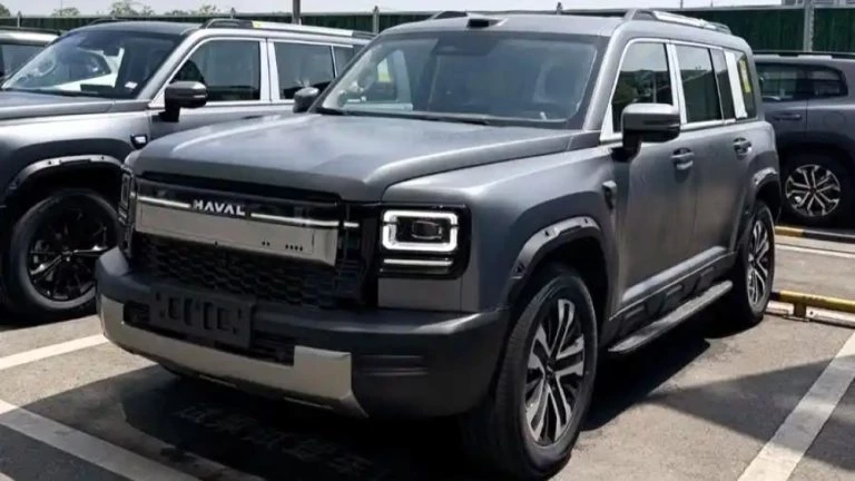 новый кроссовер haval raptor plus сбоку спереди у дилера