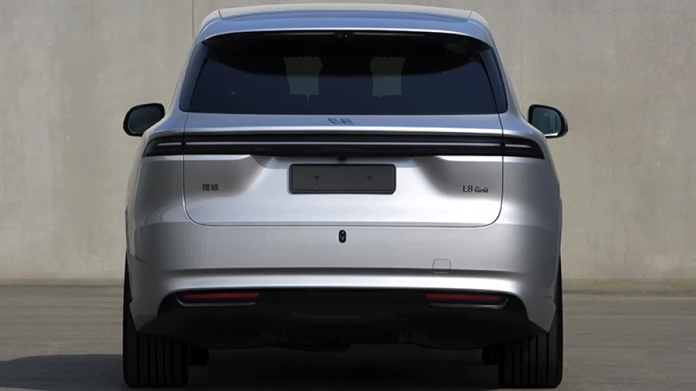 кроссовер li auto l8 livis сзади