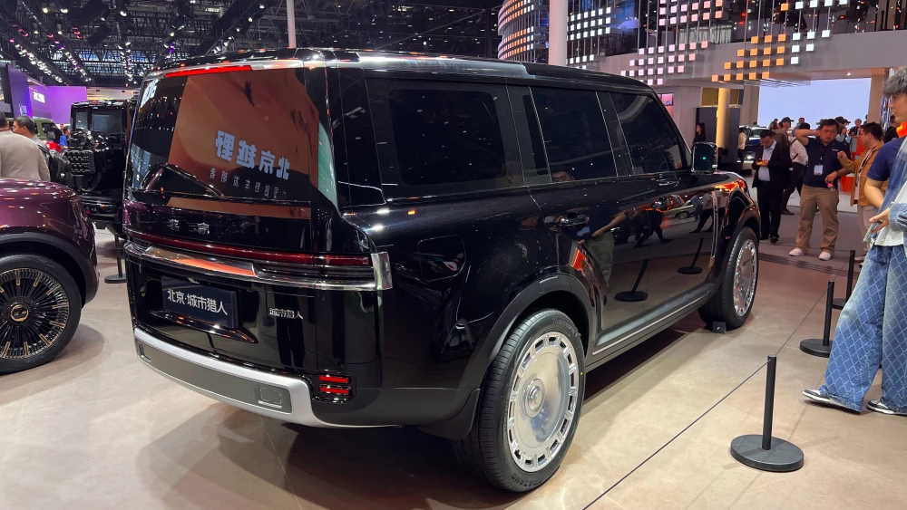 Новинки BAIC представили на автосалоне в Пекине baic city hunter сбоку сзади черный
