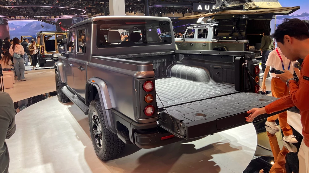 пекинский автосалон в пекине 2026 baw 212 p01 explorer 01 сбоку сзади серый