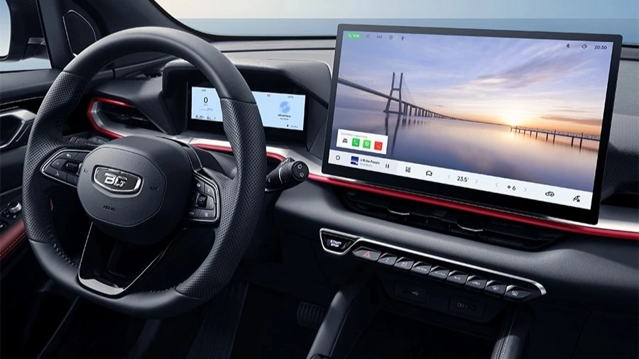 Belgee X50+ Plus салон интерьер место водителя мультимедиа медиасистема