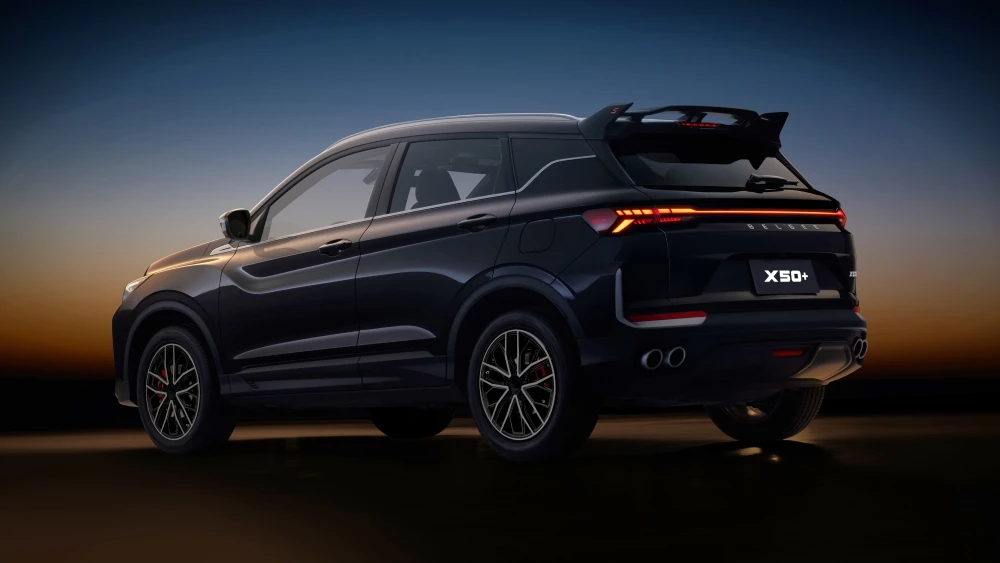 старт продаж новой версии кроссовера belgee x50+ оникс onyx сбоку сзади