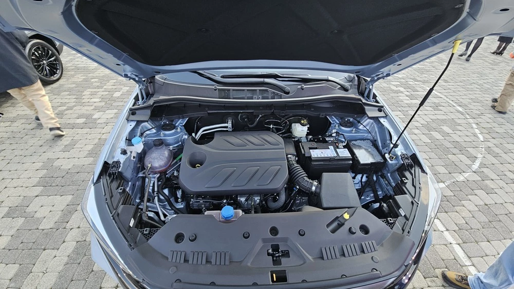 Кроссоверы Changan CS75 Pro капот двигатель мотор
