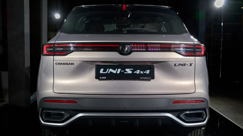 новый Changan Uni-S презентация в России сзади