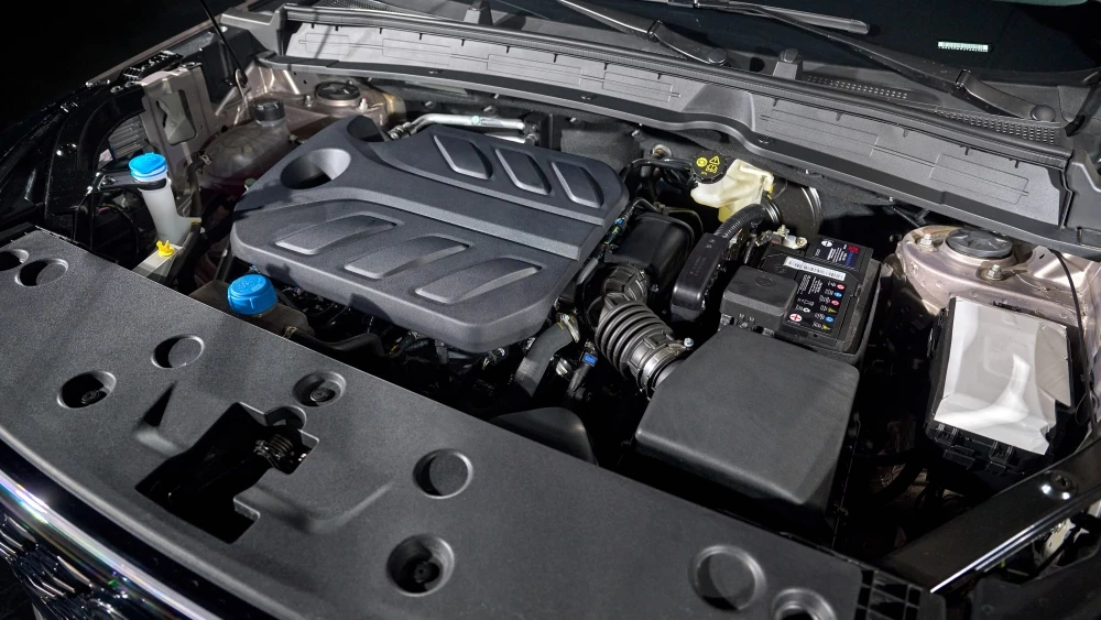 новый Changan Uni-S презентация в России двигатель мотор капот открыт