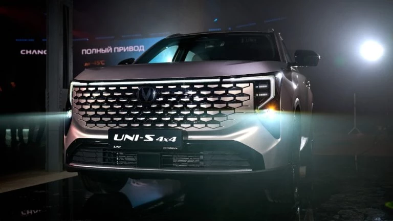 новый Changan Uni-S презентация в России спереди