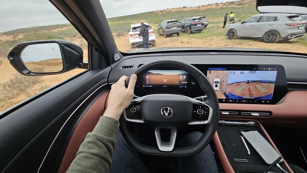 Changan Uni-S AWD полноприводный тест салон интерьер водитель за рулем