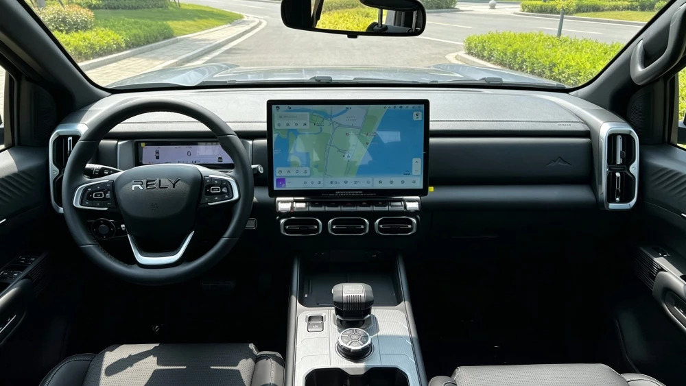 пикап Chery Rely R08 Pro салон интерьер
