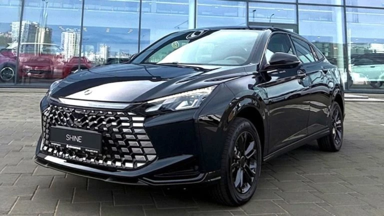 Dongfeng Shine в Беларуси обновленный 2026 года сбоку спереди