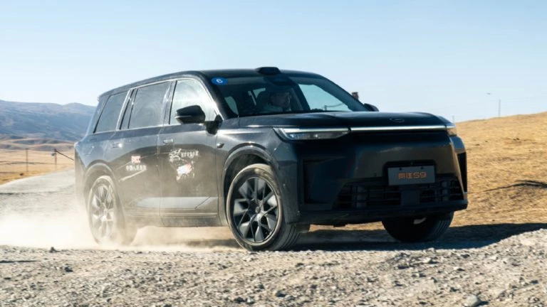 Флагманский кроссовер GAC S9 начали сертифицировать в России кроссовер сбоку спереди черный