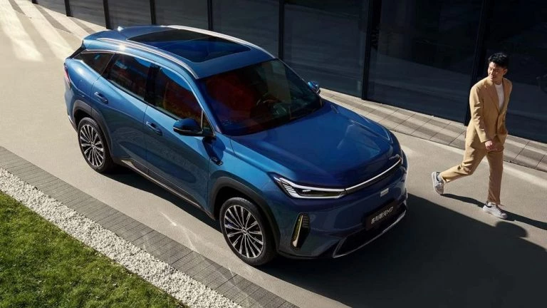 Geely Galaxy M7 сбоку спереди предзаказ