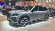 пекинский автосалон в пекине 2026 zeekr 8x сбоку спереди кроссовер гибридный