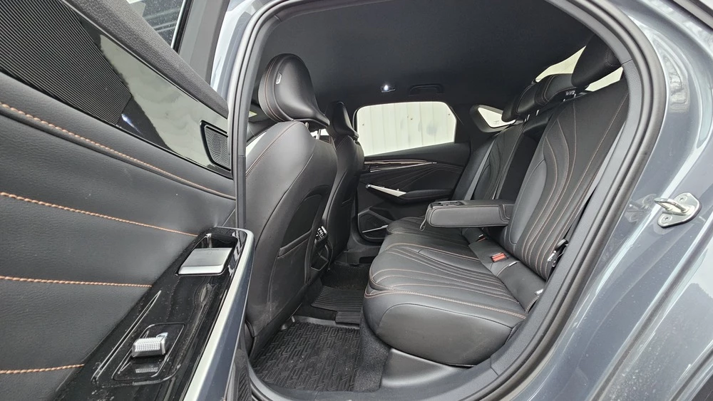 Geely Preface 150 л.с. салон интерьер второй ряд сиденья