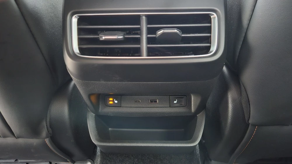 Geely Preface 150 л.с. салон интерьер второй ряд дефлекторы подогревы