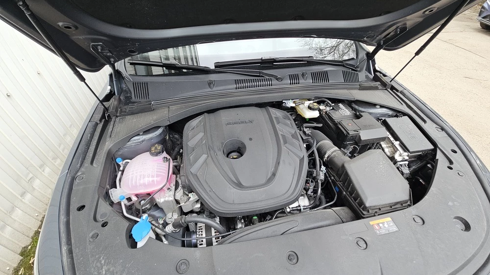 Geely Preface 150 л.с. двигатель мотор капот открыт