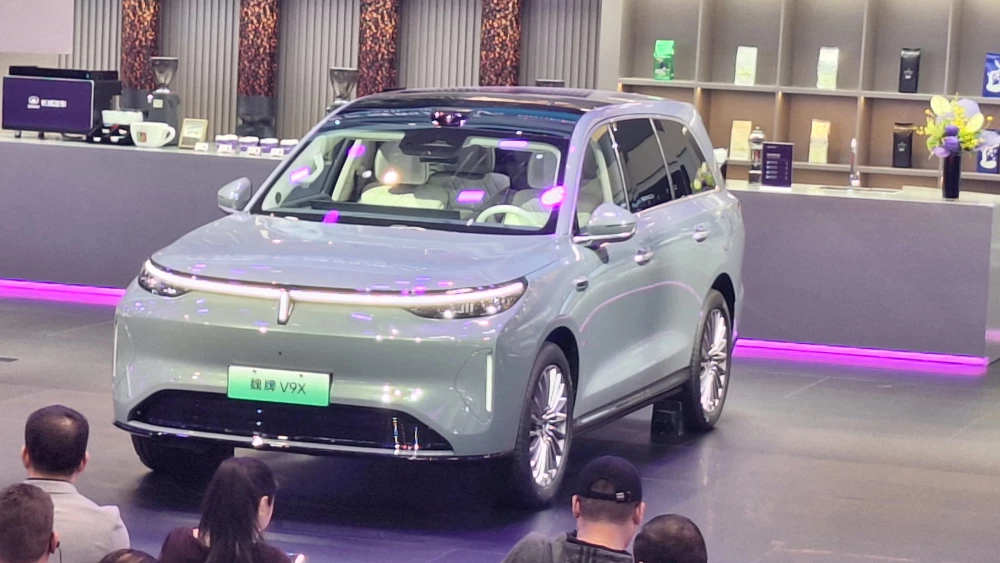gwm wey v9x кроссовер сбоку спереди пекинский автосалон 2026