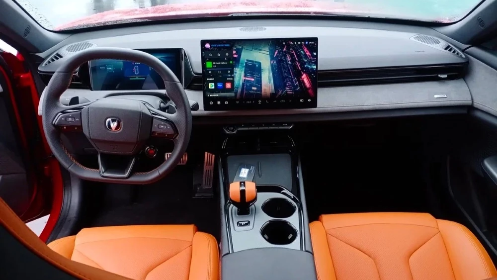 новый changan uni v интерьер салон в чунцине