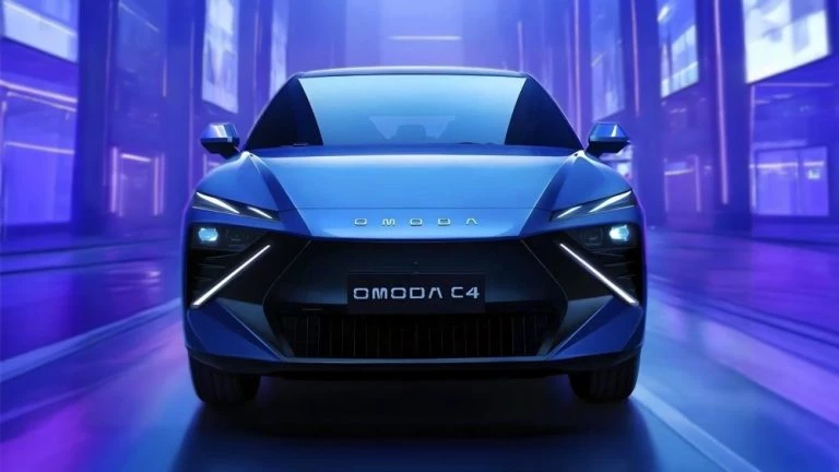 кроссовер omoda c4 в России спереди